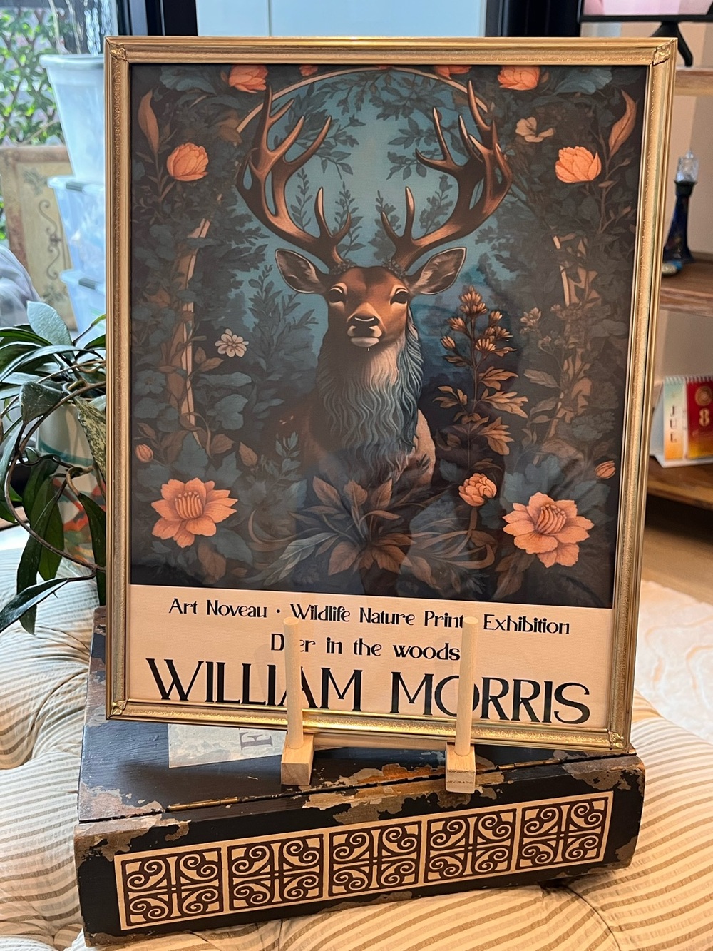 William Morris print in vintage brass look frame
